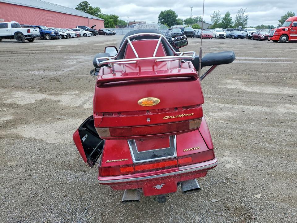 65712046 :رقم المزاد ، 1HFSC2227YA200072 vin ، 2000 Honda Gl1500 مزاد بيع