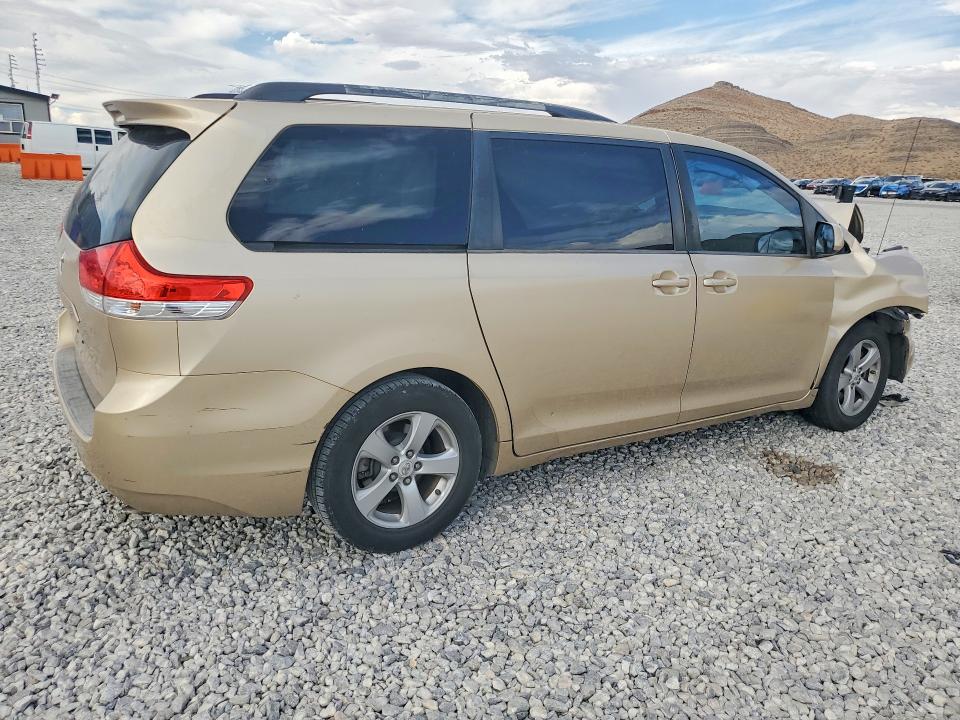 Продажа на аукционе авто 2012 Toyota Sienna, vin: 5TDKK3DC2CS242072, номер лота: 66848096
