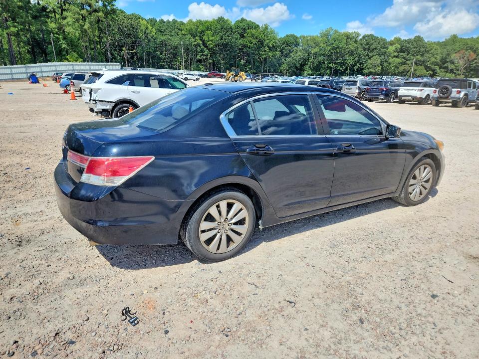 64206236 :رقم المزاد ، 1HGCP2F87CA223086 vin ، 2012 Honda Accord مزاد بيع