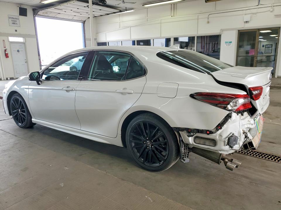 Продажа на аукционе авто 2023 Toyota Camry, vin: 4T1K31AK2PU616741, номер лота: 64032936