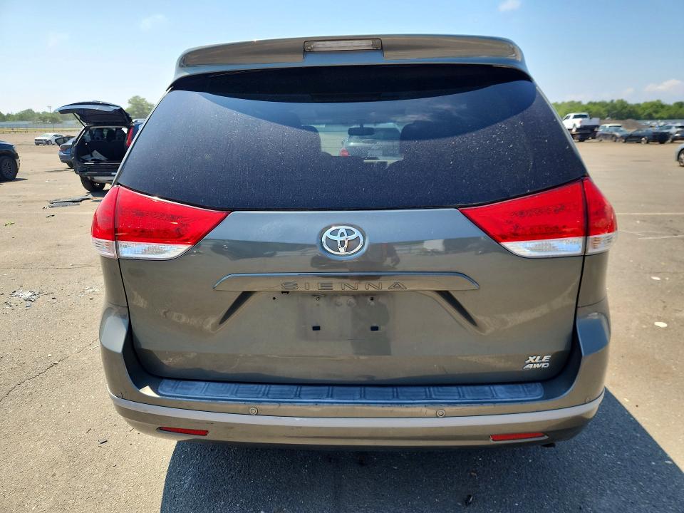 2011 Toyota Sienna მანქანა იყიდება აუქციონზე, vin: 5TDDK3DC2BS010014, აუქციონის ნომერი: 63892226