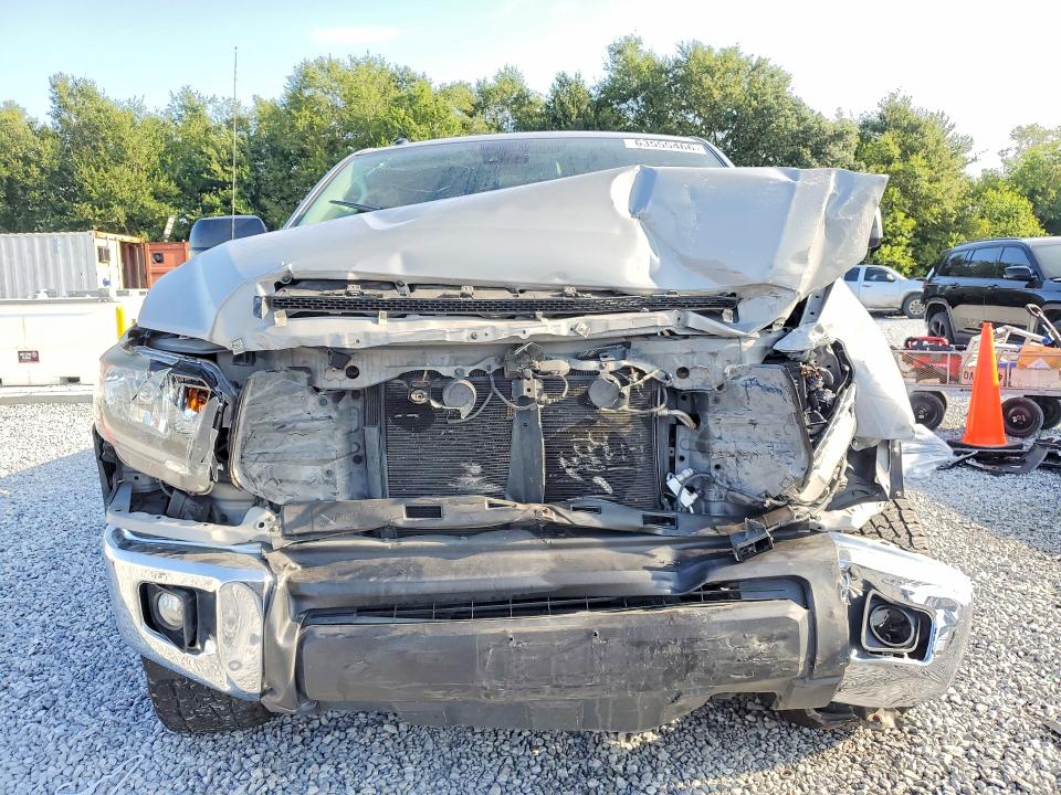 Продаж на аукціоні авто 2019 Toyota Tundra, vin: 5TFDW5F17KX849758, номер лоту: 63555466