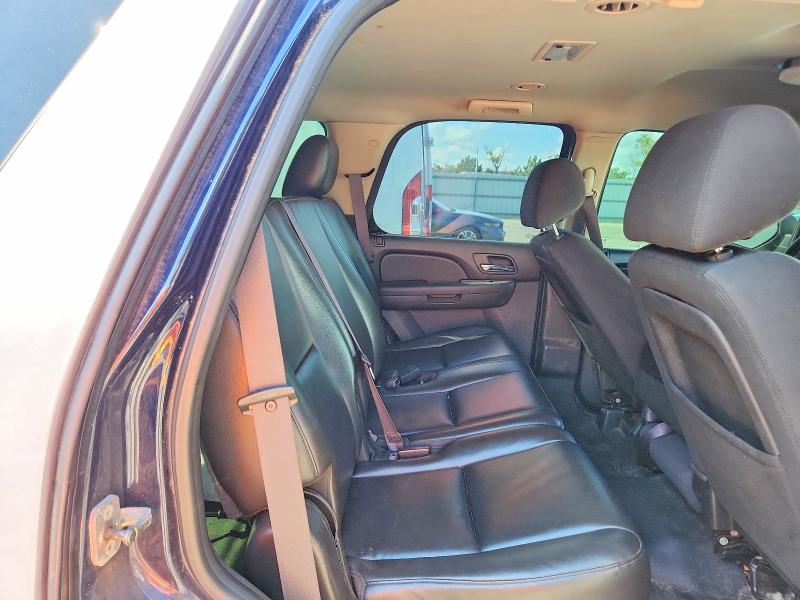 64303576 :رقم المزاد ، 1GNLC2E05BR372187 vin ، 2011 Chevrolet Tahoe مزاد بيع