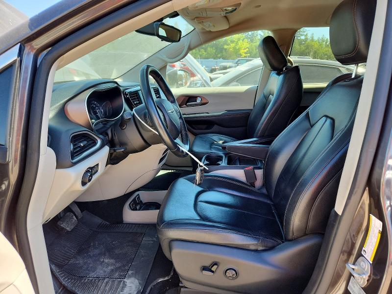 63151566 :رقم المزاد ، 2C4RC1BG9HR628607 vin ، 2017 Chrysler Pacifica مزاد بيع