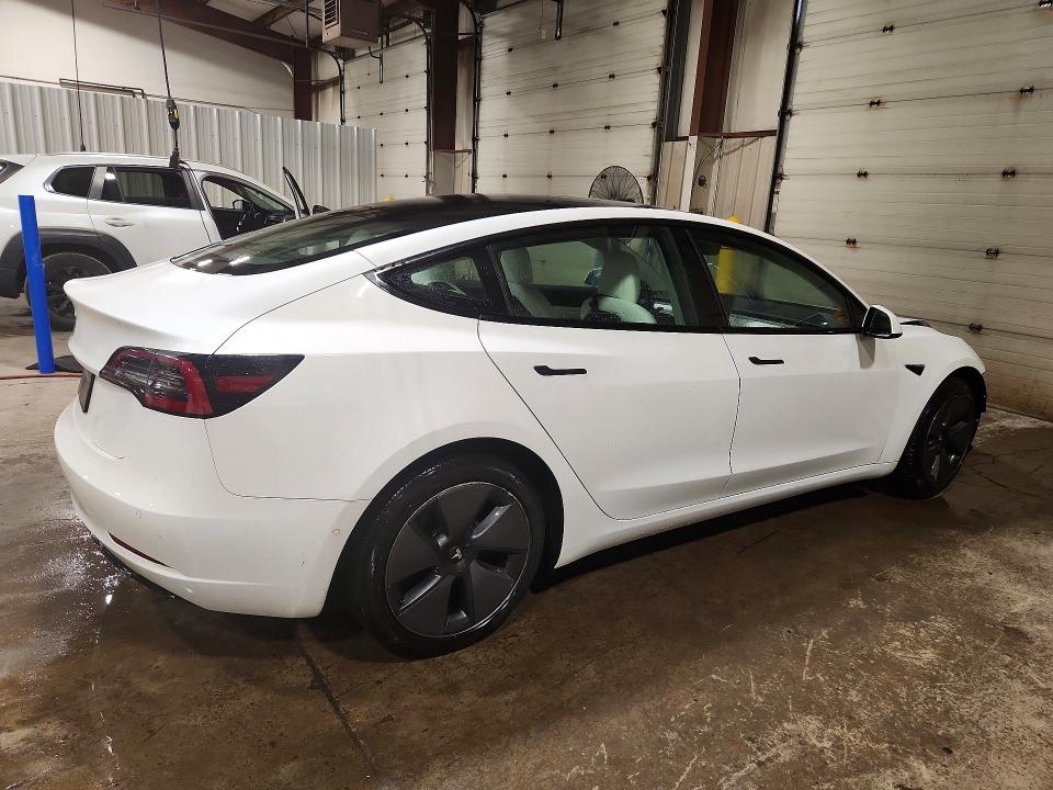 64027246 :رقم المزاد ، 5YJ3E1EA2MF908687 vin ، 2021 Tesla Model 3 مزاد بيع