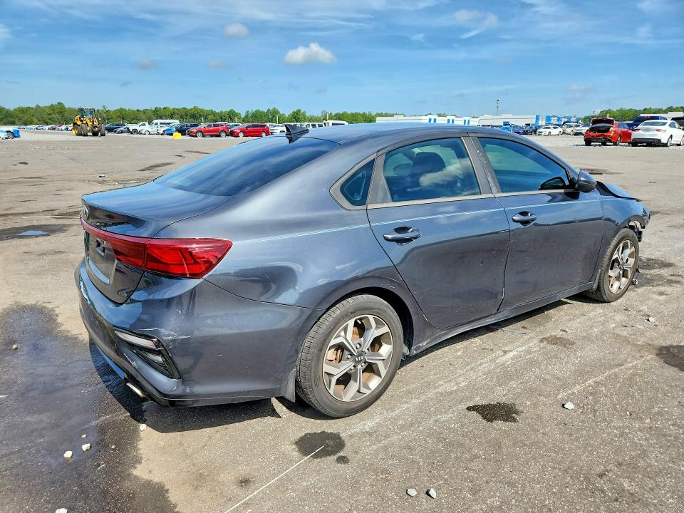 2019 Kia Forte მანქანა იყიდება აუქციონზე, vin: 3KPF24AD1KE097068, აუქციონის ნომერი: 64385146