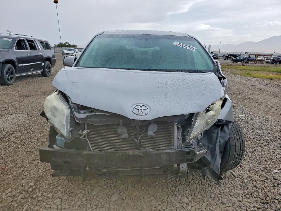 Продажа на аукционе авто 2013 Toyota Sienna, vin: 5TDYK3DC4DS351211, номер лота: 67027726