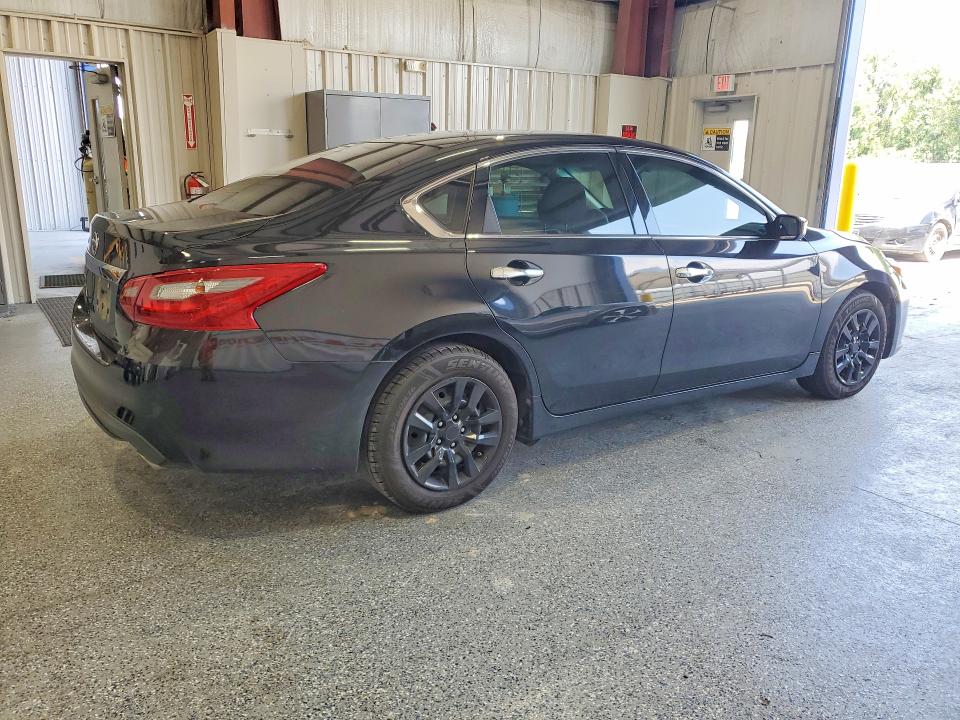 2018 Nissan Altima მანქანა იყიდება აუქციონზე, vin: 1N4AL3APXJC133251, აუქციონის ნომერი: 65174946