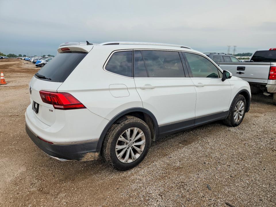 64624636 :رقم المزاد ، 3VV3B7AX4JM001020 vin ، 2018 Volkswagen Tiguan مزاد بيع
