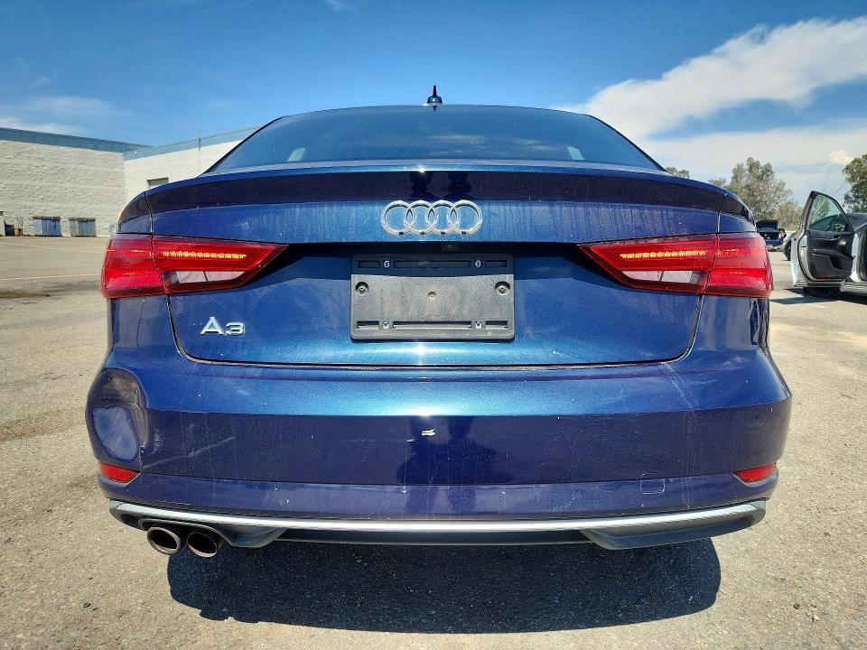 66084076 :رقم المزاد ، WAUAUGFF6J1010263 vin ، 2018 Audi A3 مزاد بيع