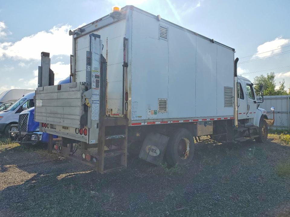 60070606 :رقم المزاد ، 1FVAC3BS1ADAT9421 vin ، 2010 Freightliner M2 مزاد بيع
