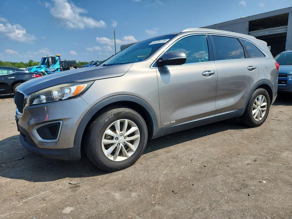 2017 Kia Sorento მანქანა იყიდება აუქციონზე, vin: 5XYPGDA52HG213131, აუქციონის ნომერი: 64236776