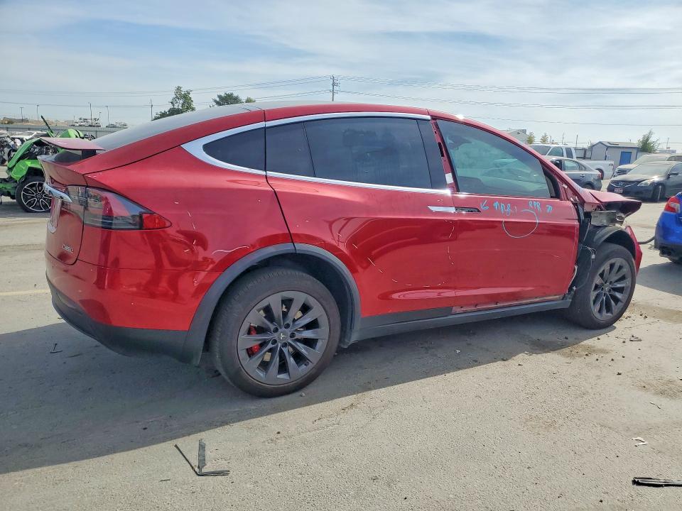 Продаж на аукціоні авто 2018 Tesla Model X, vin: 5YJXCBE44JF095534, номер лоту: 63785436