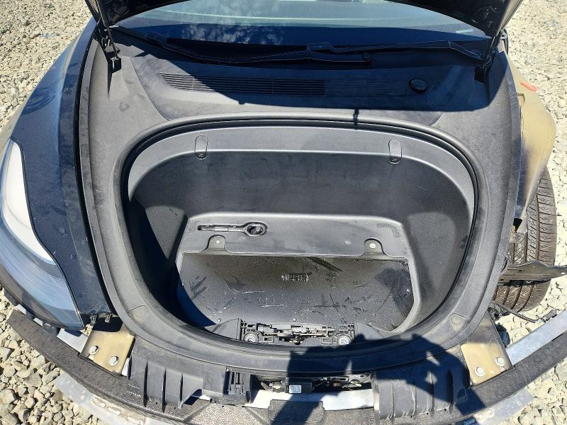64482146 :رقم المزاد ، 5YJ3E1EB9KF197057 vin ، 2019 Tesla Model 3 مزاد بيع