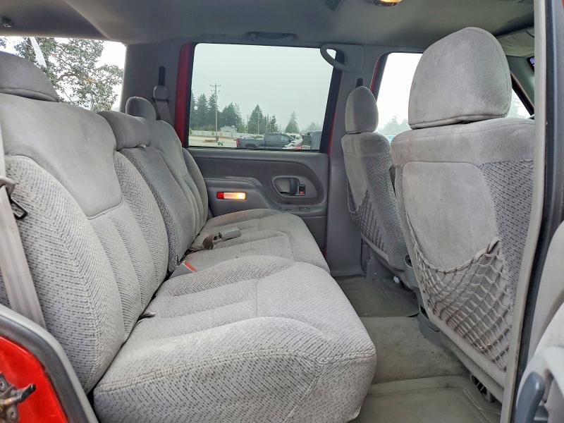 64989056 :رقم المزاد ، 1GNEK13R7WJ338778 vin ، 1998 Chevrolet Tahoe مزاد بيع