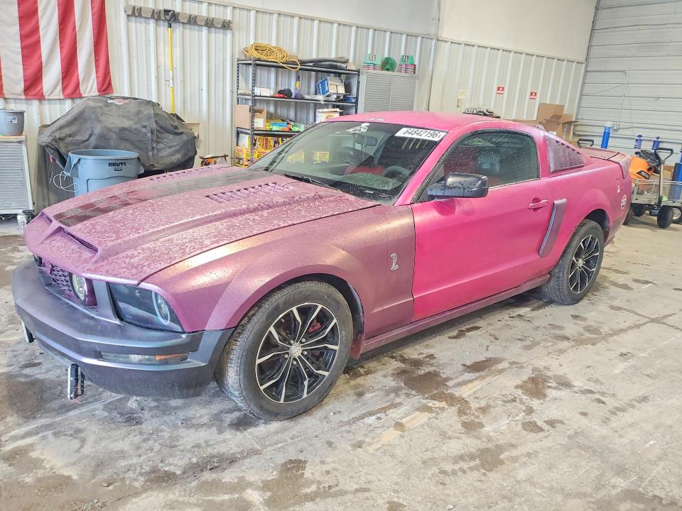 64842196 :رقم المزاد ، 1ZVFT82HX65250986 vin ، 2006 Ford Mustang مزاد بيع