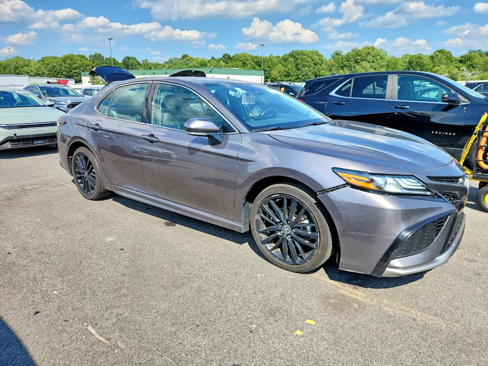 64208096 :رقم المزاد ، 4T1K61AK4RU246144 vin ، 2024 Toyota Camry مزاد بيع