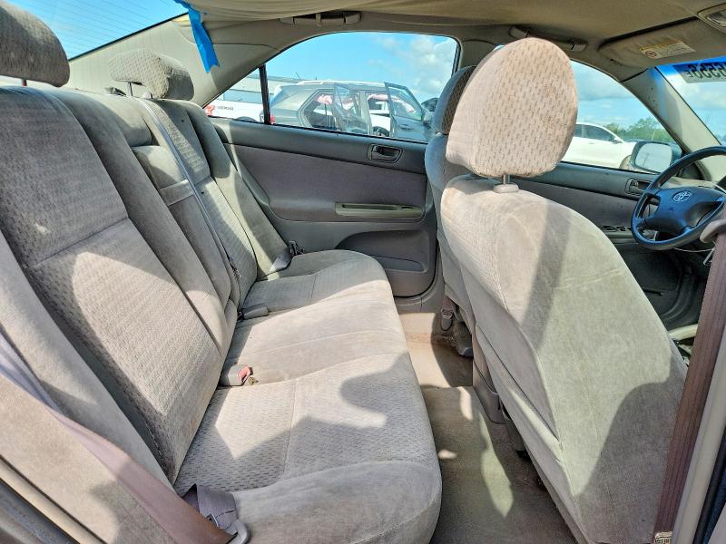 64216556 :رقم المزاد ، 4T1BE32K32U518329 vin ، 2002 Toyota Camry مزاد بيع