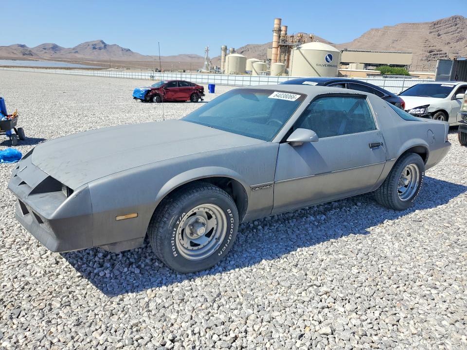 1983 Chevrolet Camaro მანქანა იყიდება აუქციონზე, vin: 1G1AP8719DL138016, აუქციონის ნომერი: 64038066