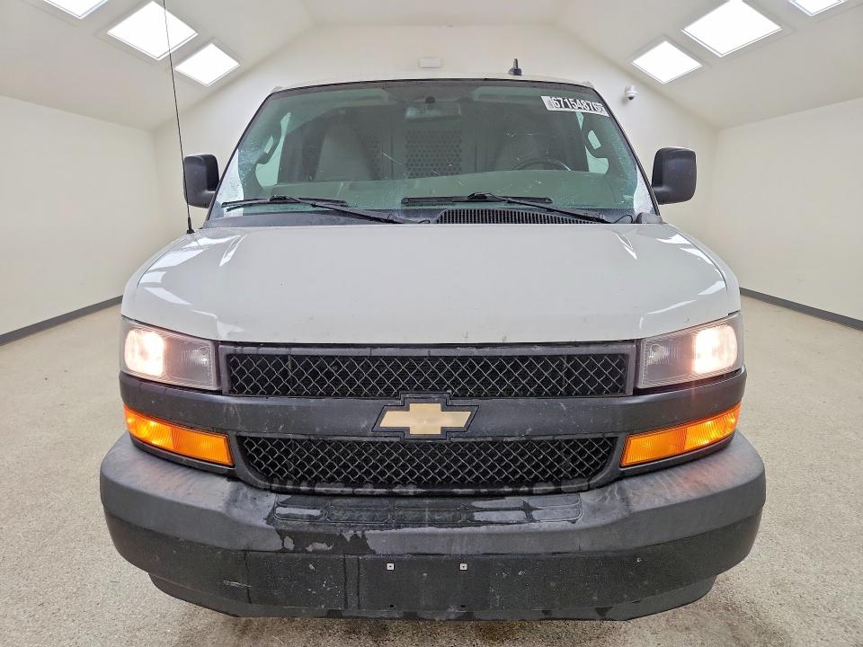67154876 :رقم المزاد ، 1GCWGAFP1L1185867 vin ، 2020 Chevrolet Express G2500 مزاد بيع