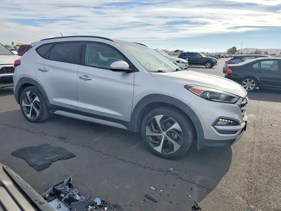 2017 Hyundai Tucson მანქანა იყიდება აუქციონზე, vin: KM8J33A25HU566099, აუქციონის ნომერი: 65410606