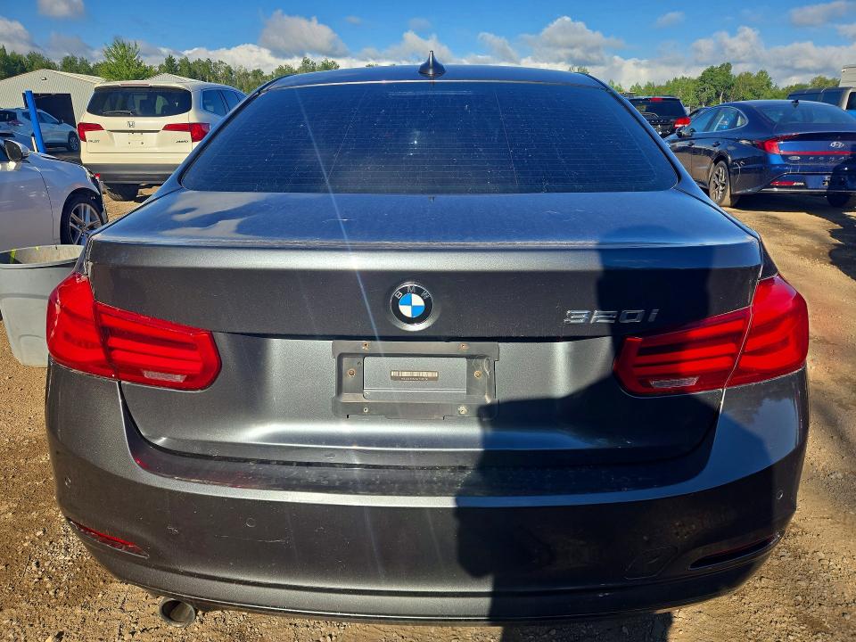 Продажа на аукционе авто 2016 Bmw 320, vin: WBA8E1G55GNU10900, номер лота: 64947306