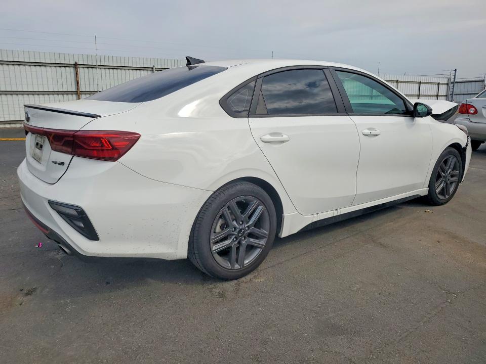 2021 Kia Forte მანქანა იყიდება აუქციონზე, vin: 3KPF34ADXME373649, აუქციონის ნომერი: 66841886