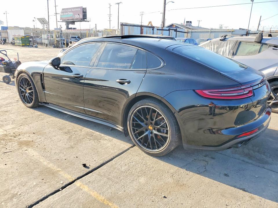 64590066 :رقم المزاد ، WP0AA2A76JL119647 vin ، 2018 Porsche Panamera مزاد بيع