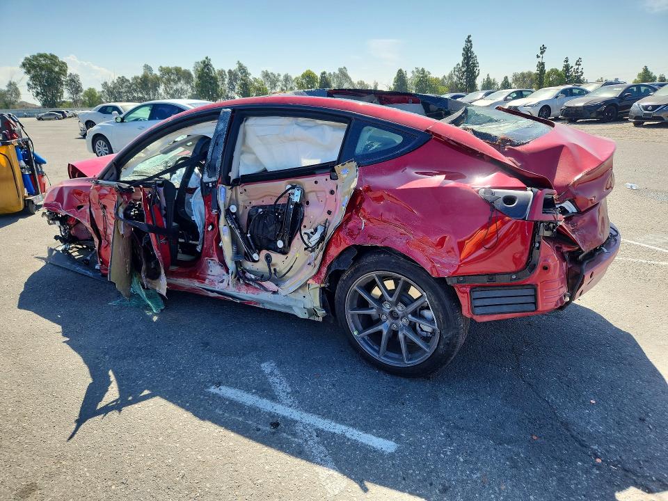 65940356 :رقم المزاد ، 5YJ3E1EAXNF361010 vin ، 2022 Tesla Model 3 مزاد بيع
