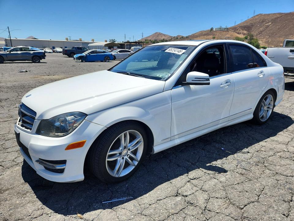 2014 Mercedes-benz C მანქანა იყიდება აუქციონზე, vin: WDDGF4HBXEG252630, აუქციონის ნომერი: 65234146