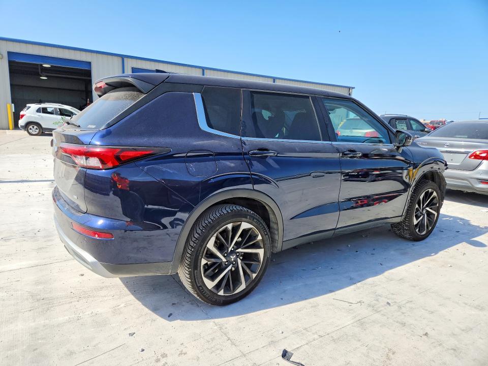 64815186 :رقم المزاد ، JA4J4UA83NZ046391 vin ، 2022 Mitsubishi Outlander مزاد بيع
