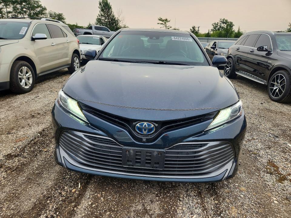64224806 :رقم المزاد ، 4T1B21HK4KU515847 vin ، 2019 Toyota Camry Hybrid مزاد بيع