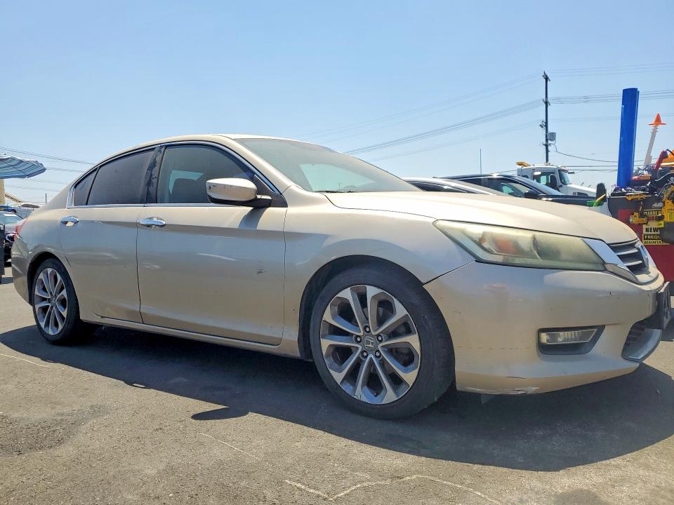 Продаж на аукціоні авто 2013 Honda Accord, vin: 1HGCR2F5XDA085707, номер лоту: 63931256