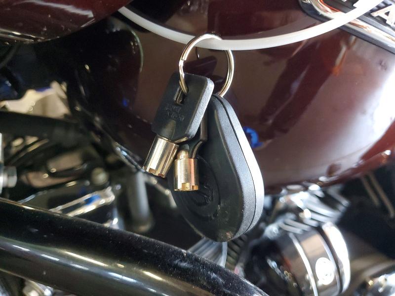 66915556 :رقم المزاد ، 1HD1KRC1XJB631821 vin ، 2018 Harley-davidson Flhxs مزاد بيع
