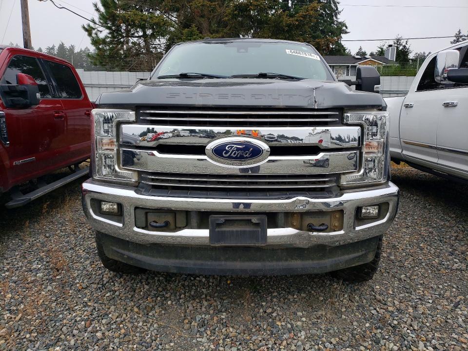 64667816 :رقم المزاد ، 1FT8W3BT7JEC80336 vin ، 2018 Ford F350 مزاد بيع