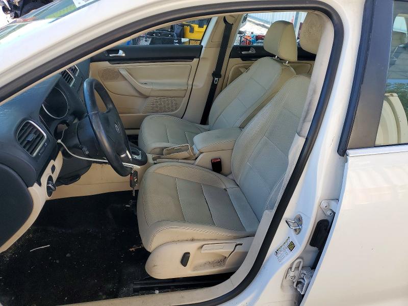 2010 Volkswagen Jetta მანქანა იყიდება აუქციონზე, vin: 3VWPX7AJ3AM692437, აუქციონის ნომერი: 65689946