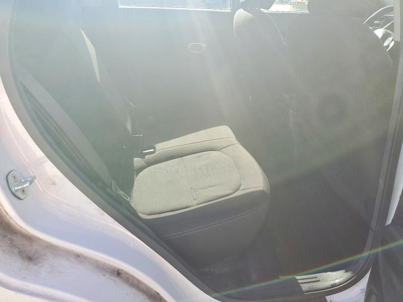63931506 :رقم المزاد ، KNDJN2A25F7805901 vin ، 2015 Kia Soul مزاد بيع