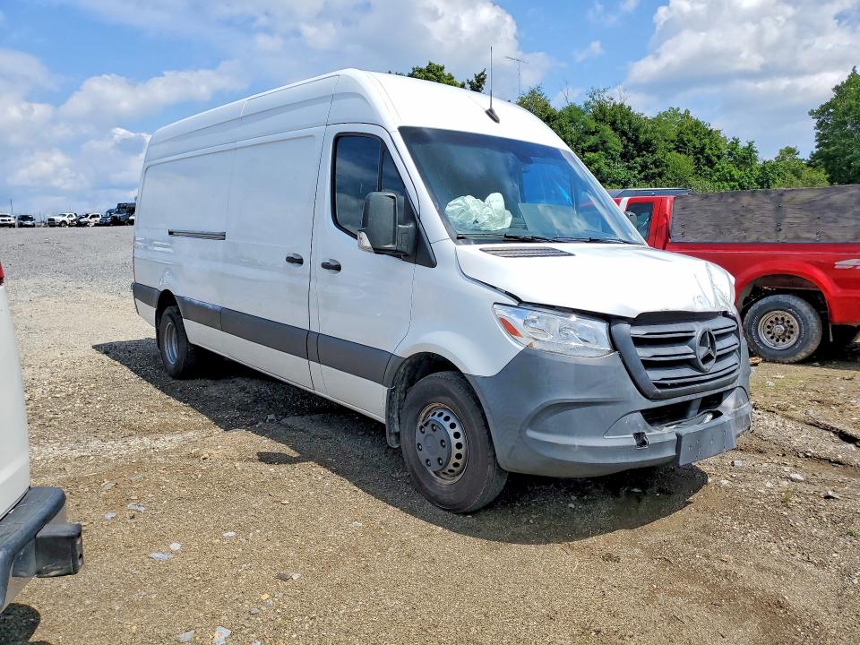 65084716 :رقم المزاد ، W1Y8EC3Y6LP251815 vin ، 2020 Mercedes-benz Sprinter مزاد بيع