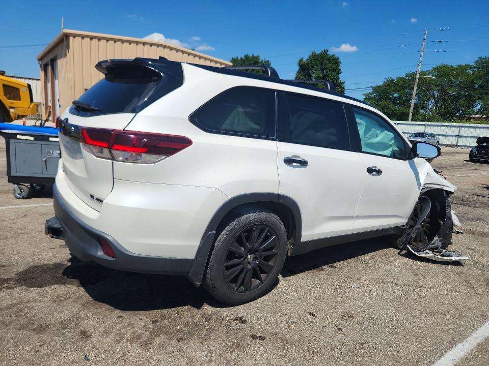 Auction sale of the 2019 Toyota Highlander, vin: 5TDJZRFH5KS973080, lot number: 63264346