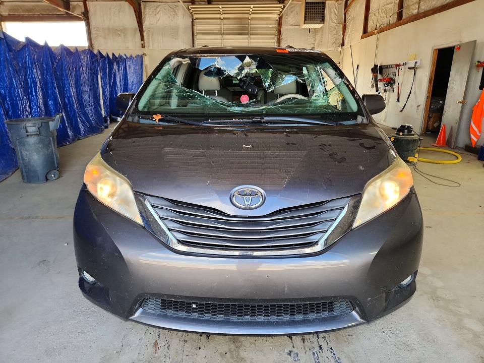 Продаж на аукціоні авто 2011 Toyota Sienna, vin: 5TDYK3DC3BS100810, номер лоту: 67094716