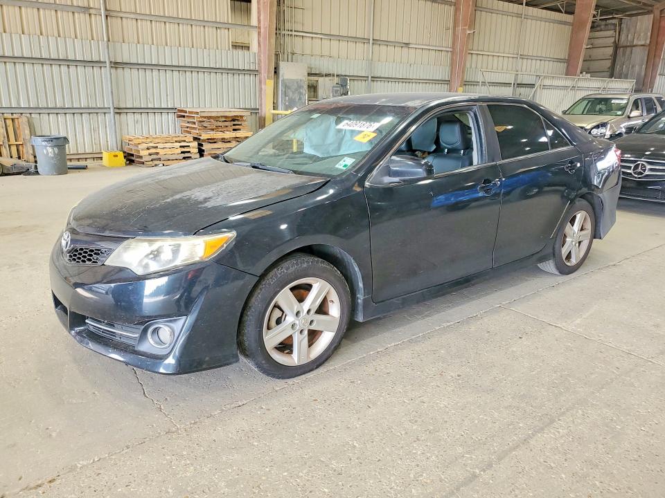 64091876 :رقم المزاد ، 4T1BF1FKXEU304759 vin ، 2014 Toyota Camry مزاد بيع
