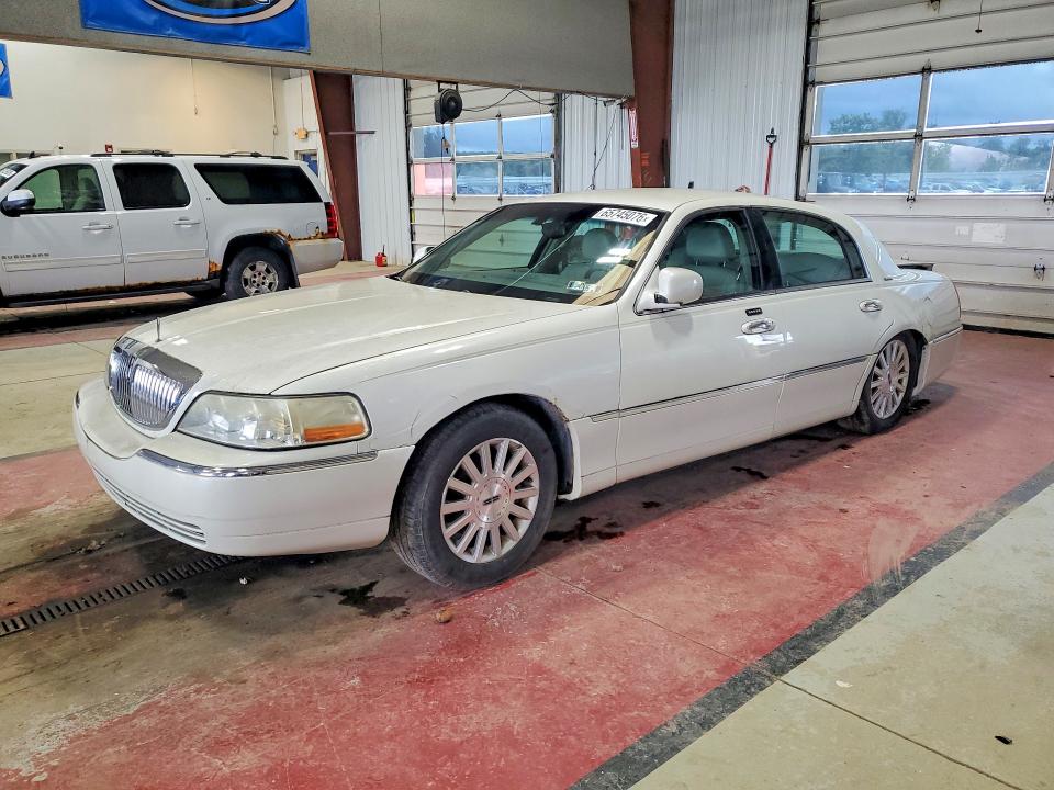 Aukcja sprzedaży 2003 Lincoln Town Car, vin: 1LNHM81W23Y670143, numer aukcji: 65745076