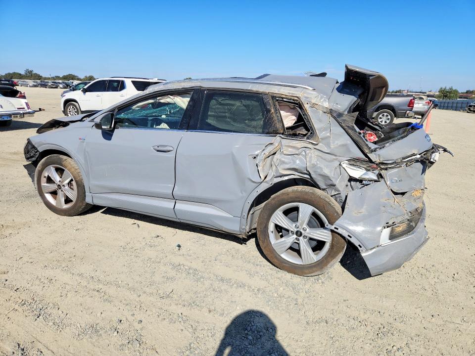 Продажа на аукционе авто 2025 Audi Q4 E-tron, vin: WA1LUBFZ2SP055976, номер лота: 65692936