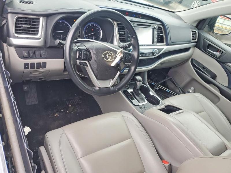 64263716 :رقم المزاد ، 5TDJZRFH1KS960455 vin ، 2019 Toyota Highlander مزاد بيع