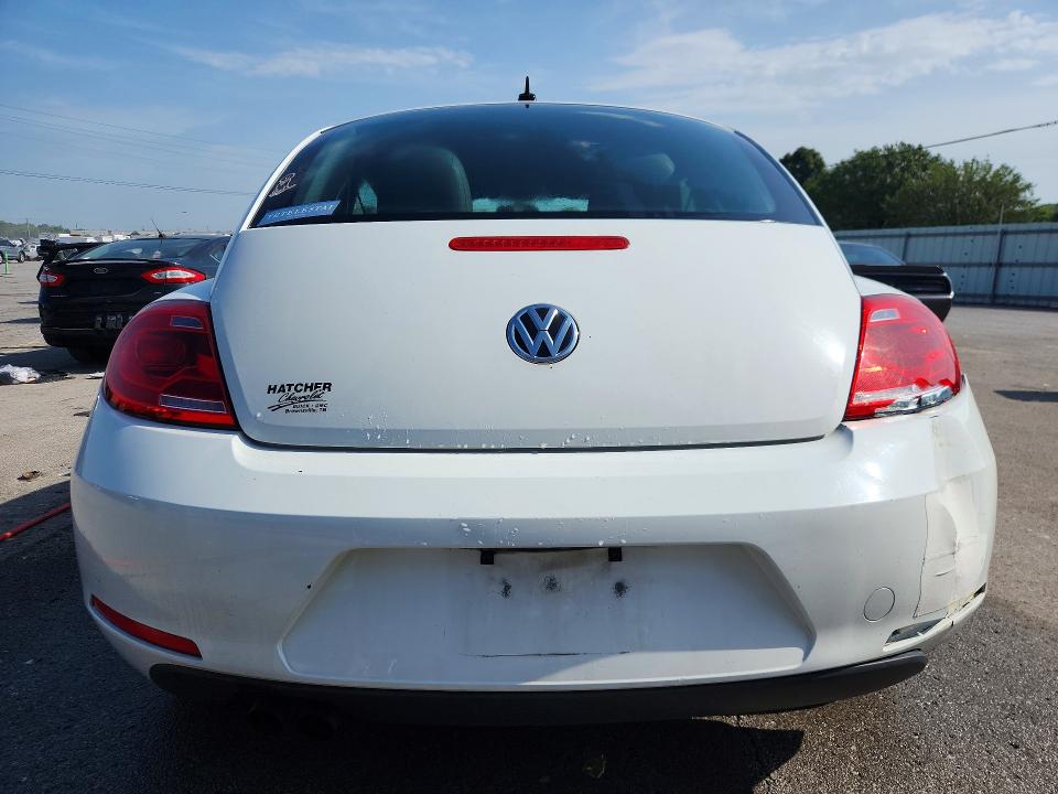 2015 Volkswagen Beetle მანქანა იყიდება აუქციონზე, vin: 3VWF17AT0FM643010, აუქციონის ნომერი: 65114126
