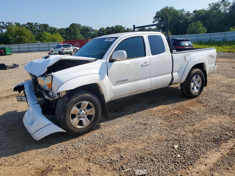 Продажа на аукционе авто 2011 Toyota Tacoma, vin: 5TFUU4EN3BX013417, номер лота: 66498076
