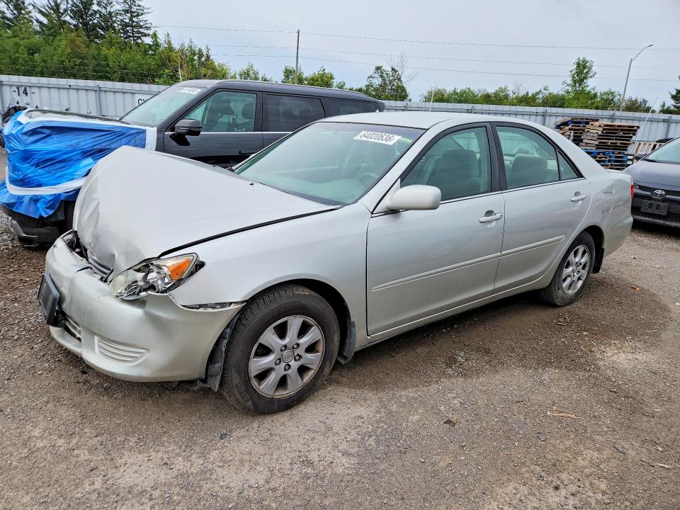 64020636 :رقم المزاد ، 4T1BF32K75U602199 vin ، 2005 Toyota Camry مزاد بيع