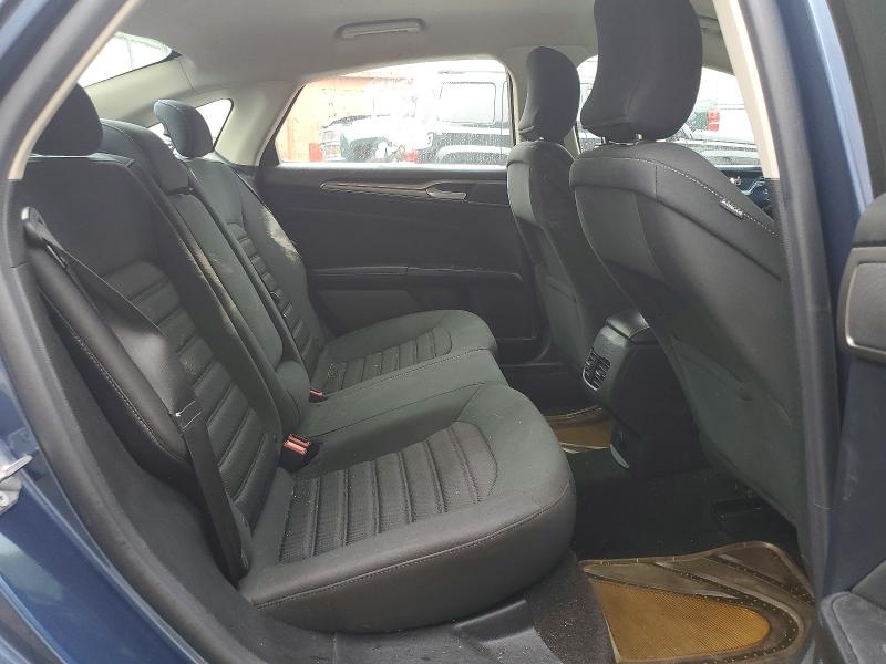 64773716 :رقم المزاد ، 3FA6P0LU7KR195981 vin ، 2019 Ford Fusion مزاد بيع