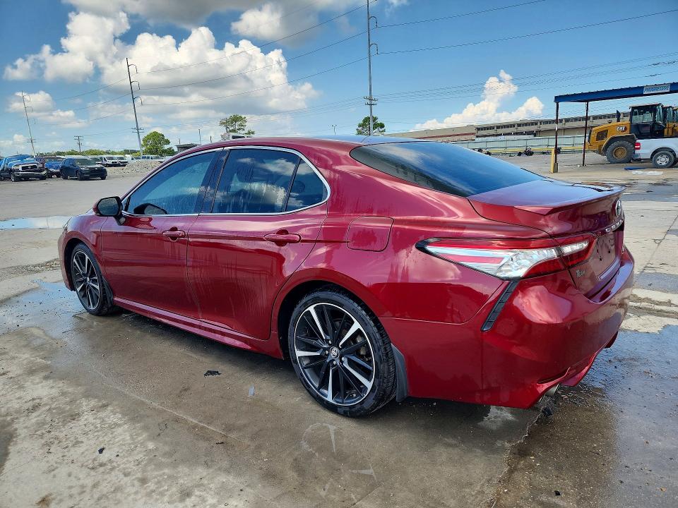 2018 Toyota Camry მანქანა იყიდება აუქციონზე, vin: 4T1B61HK4JU586873, აუქციონის ნომერი: 65035716