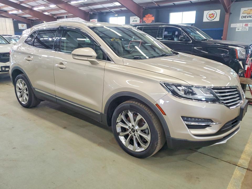 64263946 :رقم المزاد ، 5LMCJ2D95HUL62174 vin ، 2017 Lincoln Mkc مزاد بيع